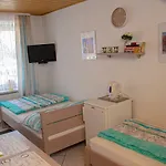 Zielona Okiennica Chillout Δωμάτια σε οικογενειακή κατοικία Chłopy
